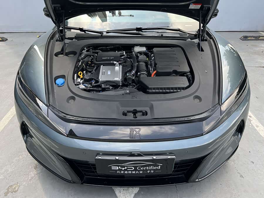 BYD HanL 2025 #17 BYD HanL 2025 car image #17