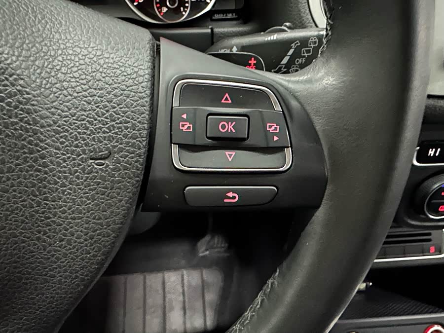 Volkswagen Tiguan 2016 car image #17