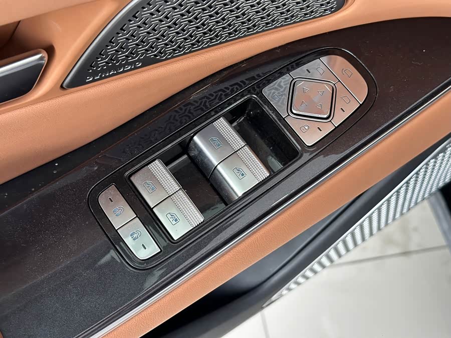 BYD HanL 2025 صورة سيارة #17