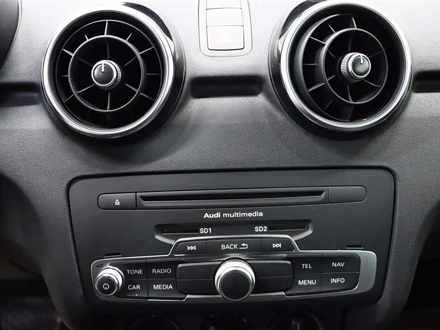 Audi A1 2011 car image #17