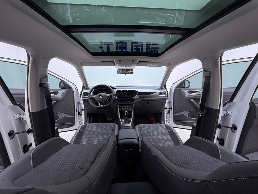 Volkswagen T-Cross 2021 car image #17
