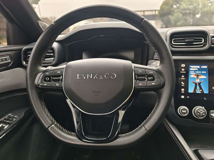 Lynk & Co 03 2020 car image #17