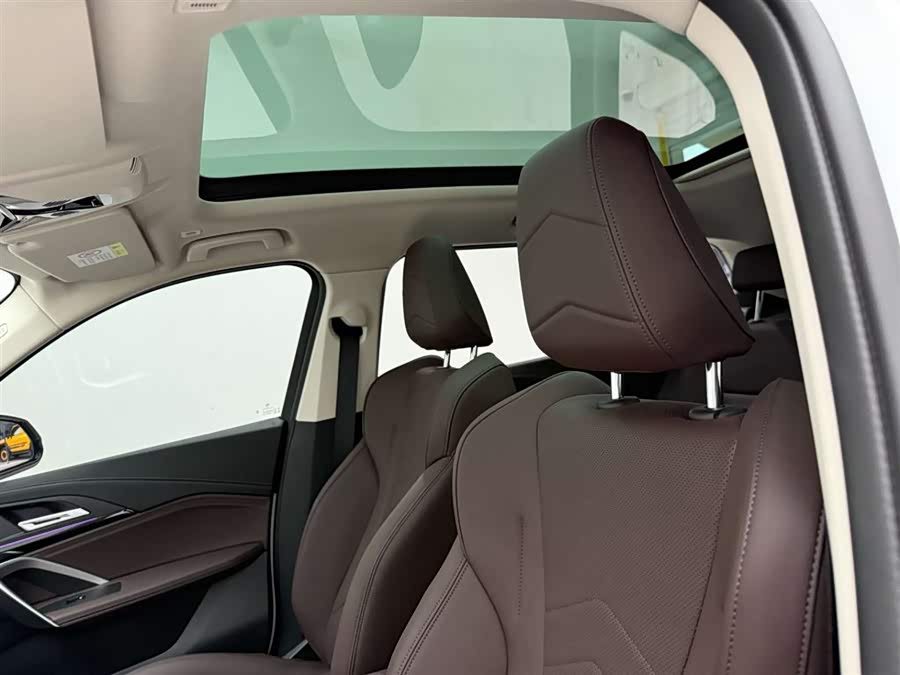 BMW iX1 2025 صورة سيارة #17