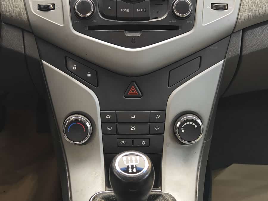 Chevrolet Cruze 2011 изображение автомобиля #17