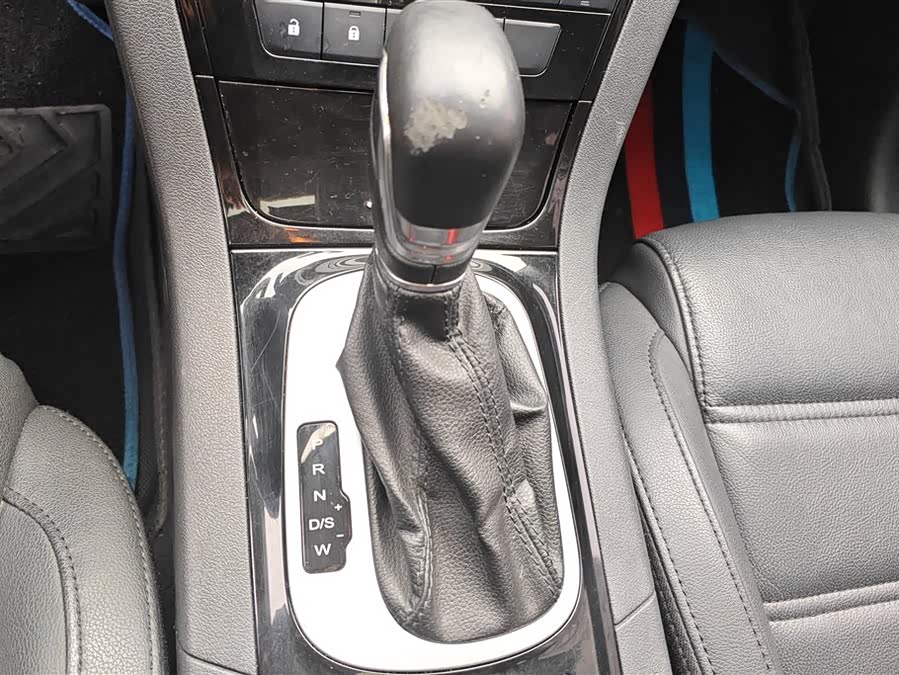 MG GS 2016 car image #17