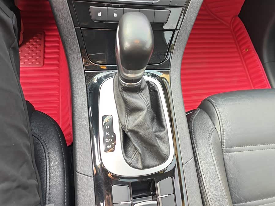 MG GS 2015 car image #17