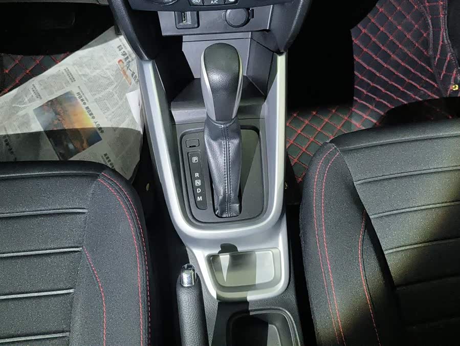 Suzuki Vitara 2019 immagine di auto #17