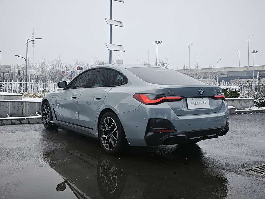 BMW i4 2023 image de voiture #17