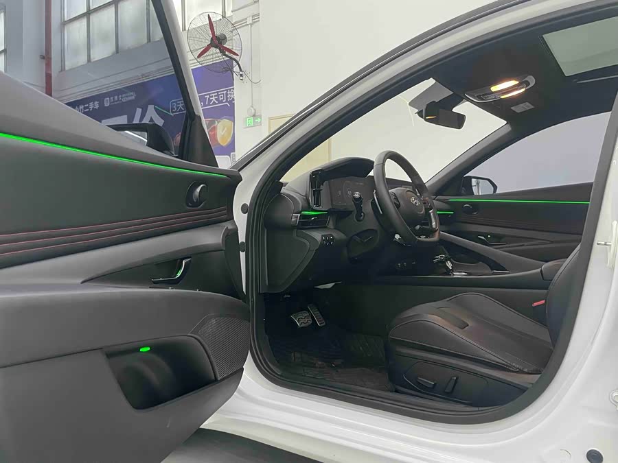 Hyundai Elantra 2023 car image #17
