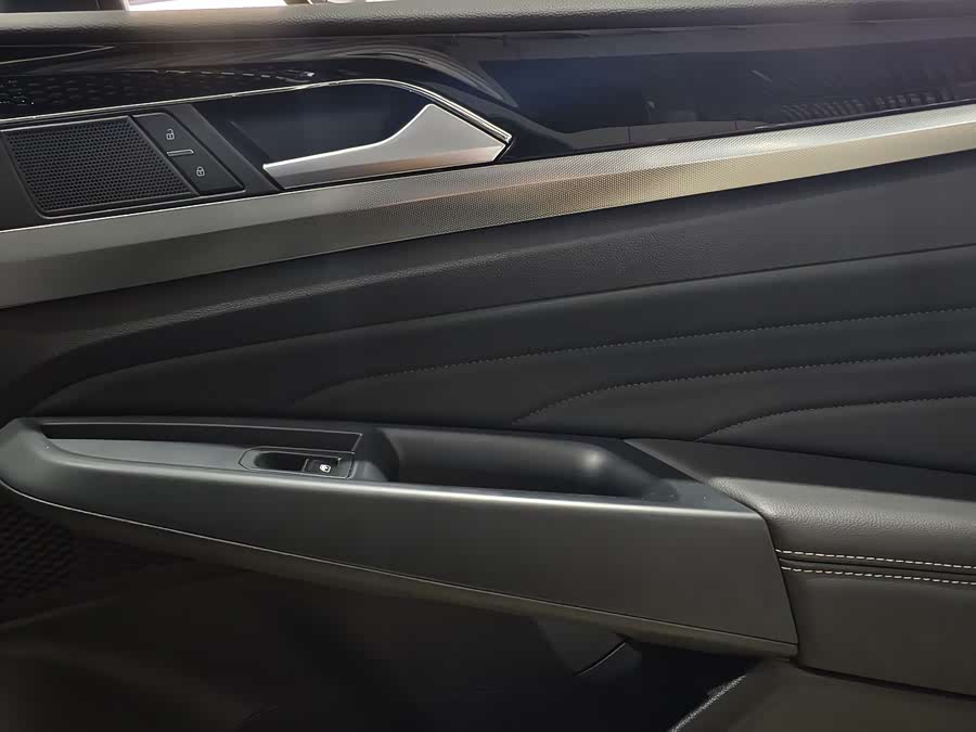 Volkswagen Passat 2024 immagine di auto #17