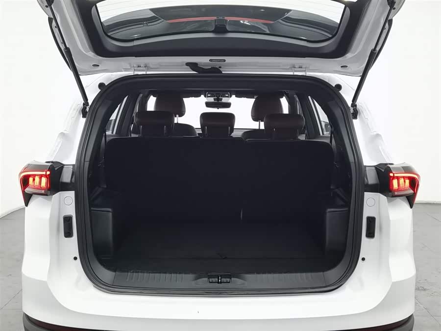 X70 PLUS 2024 car image #17