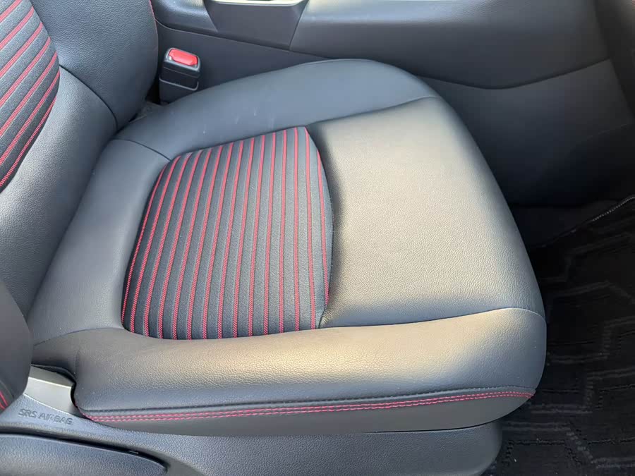 Toyota RAV4 Hybird E+ 2021 immagine di auto #17