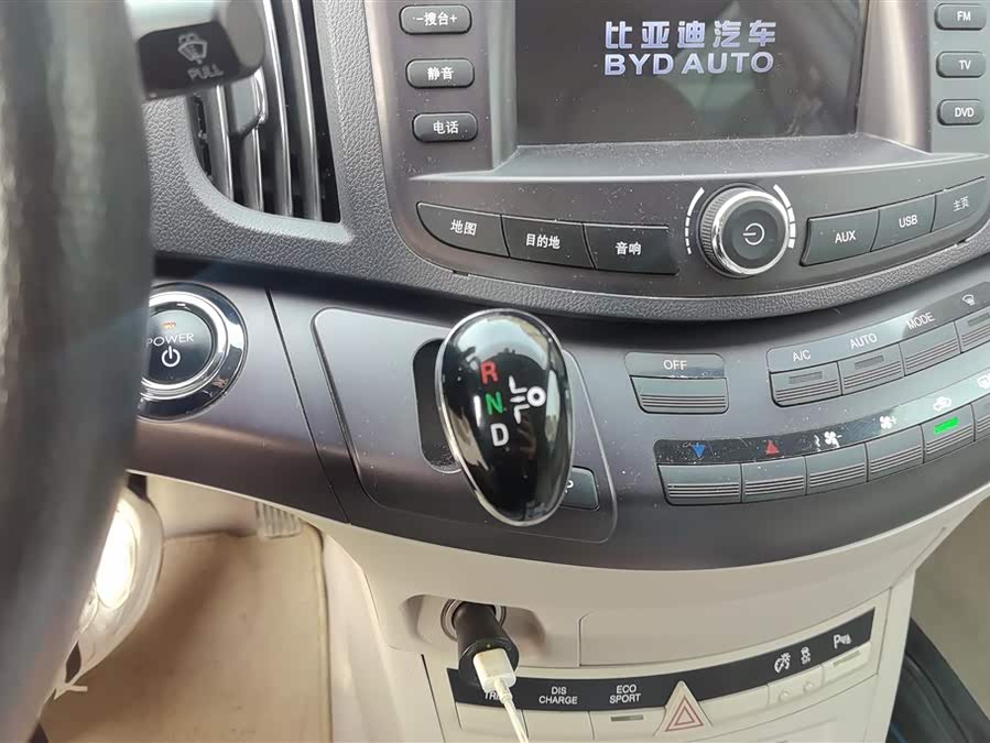 BYD e6 2015 car image #17