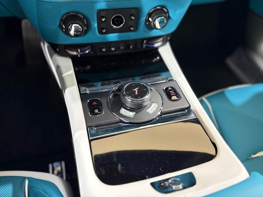 Denza Wraith 2020 car image #17