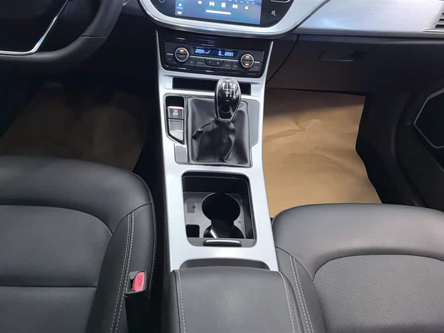 GEELY Emgrand GS 2019 car image #17