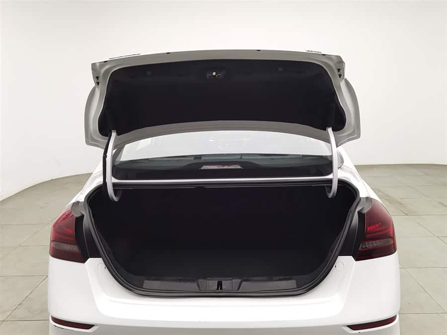 GEELY Emgrand 2022 car image #17