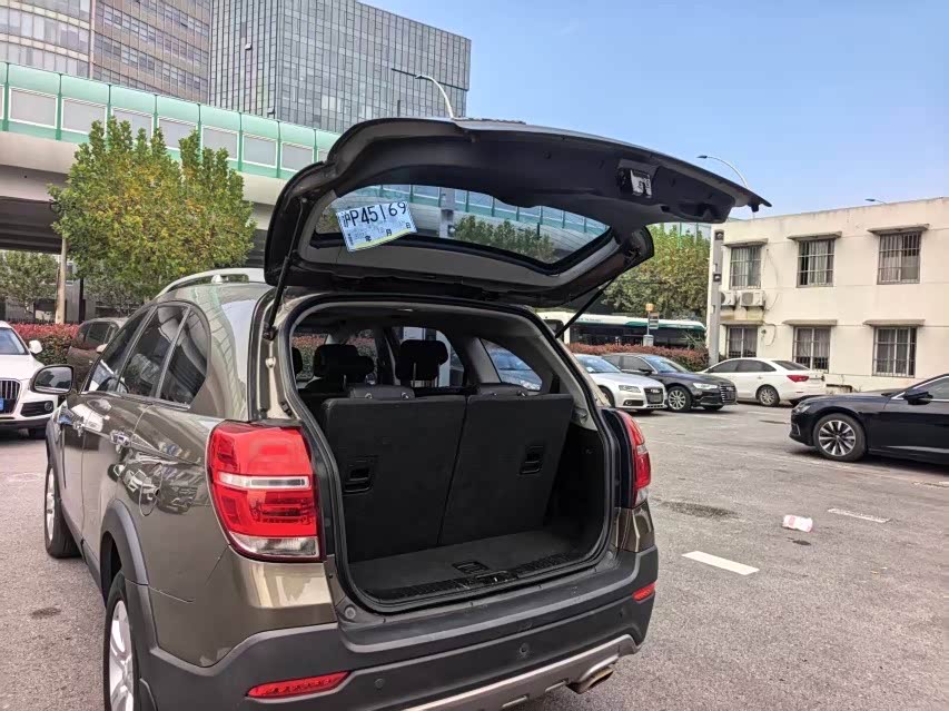 Chevrolet Captiva 2016 car image #17