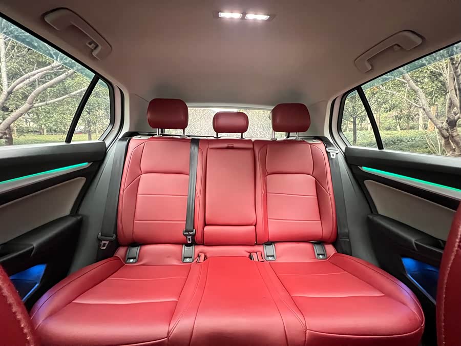 Volkswagen Golf 2024 car image #17