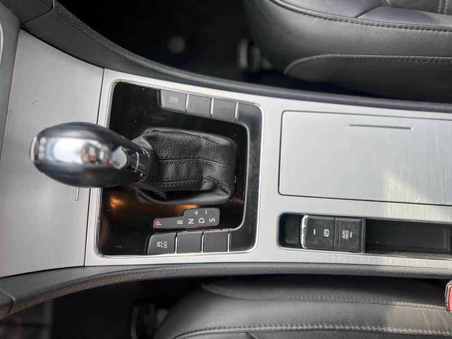 Volkswagen Passat 2014 car image #17