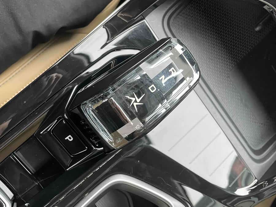 GEELY Boyue L 2022 car image #17