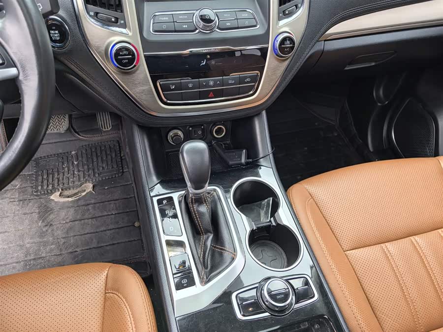 Changan CS95 2017 car image #17