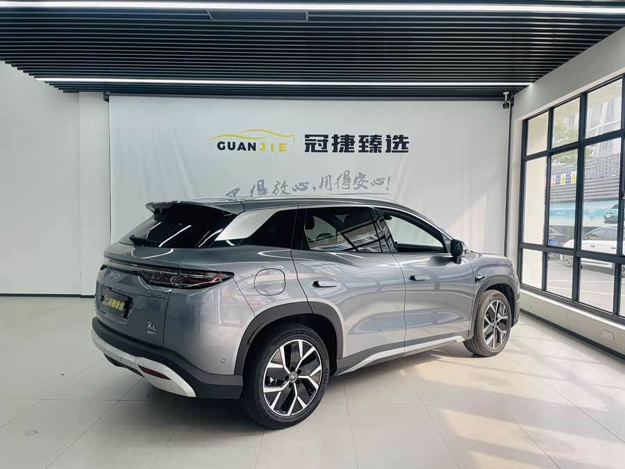 BYD SongL DM-i 2025 #17 BYD SongL DM-i 2025 car image #17