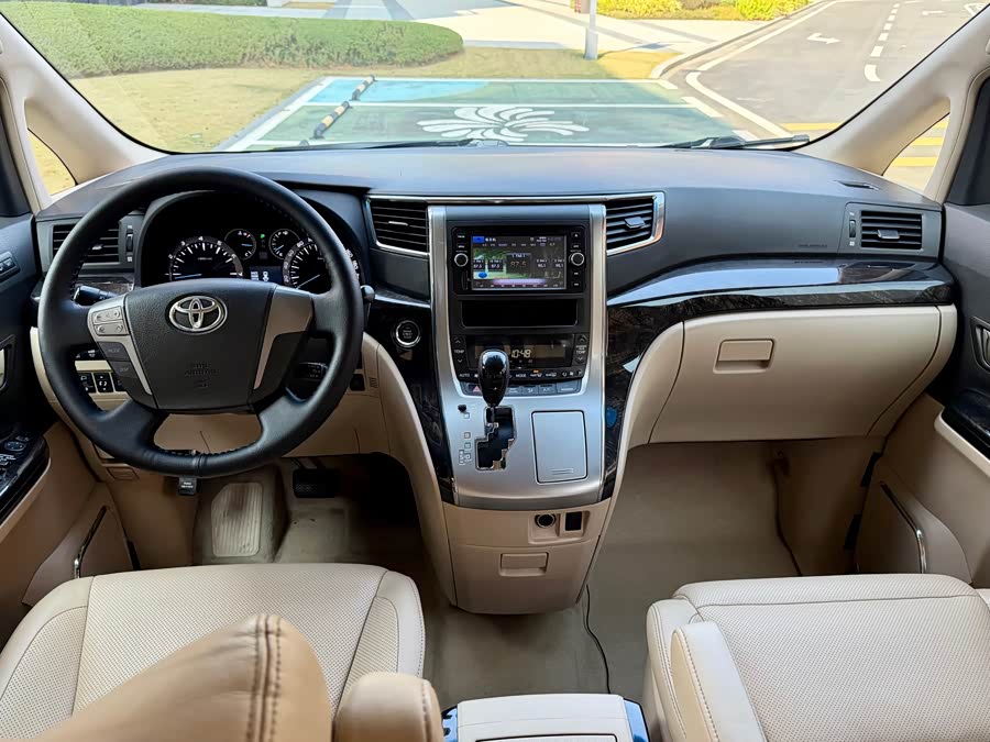 Toyota Alphard 2014 immagine di auto #17