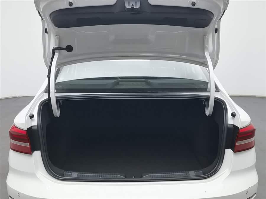Volkswagen Lavida 2020 car image #17