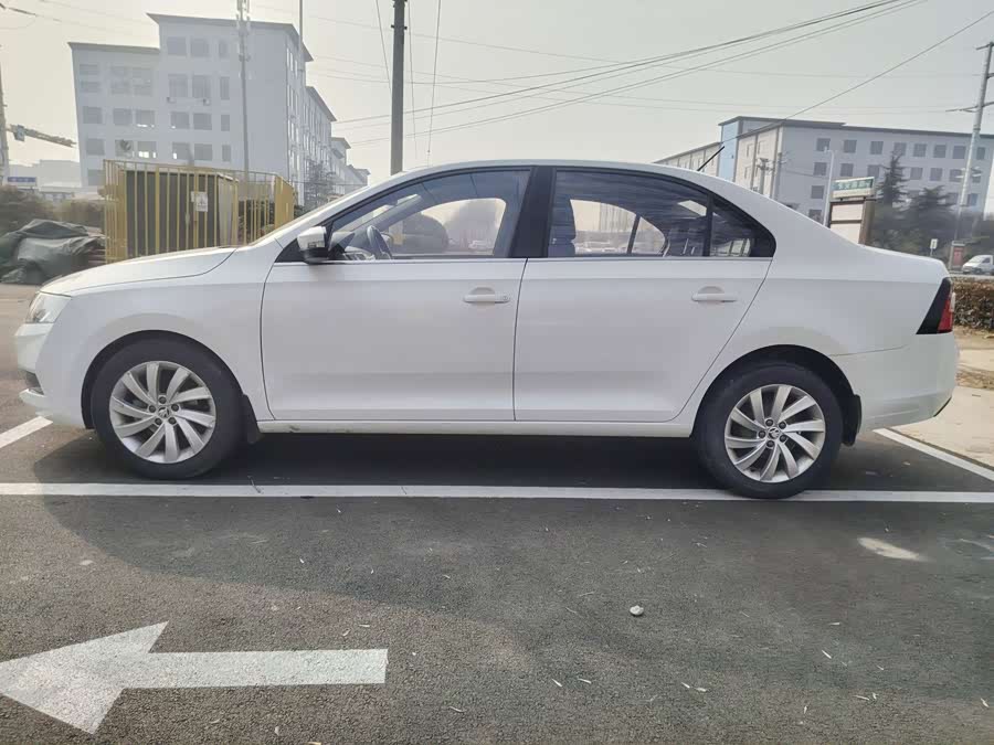 Skoda Rapid 2018 car image #17