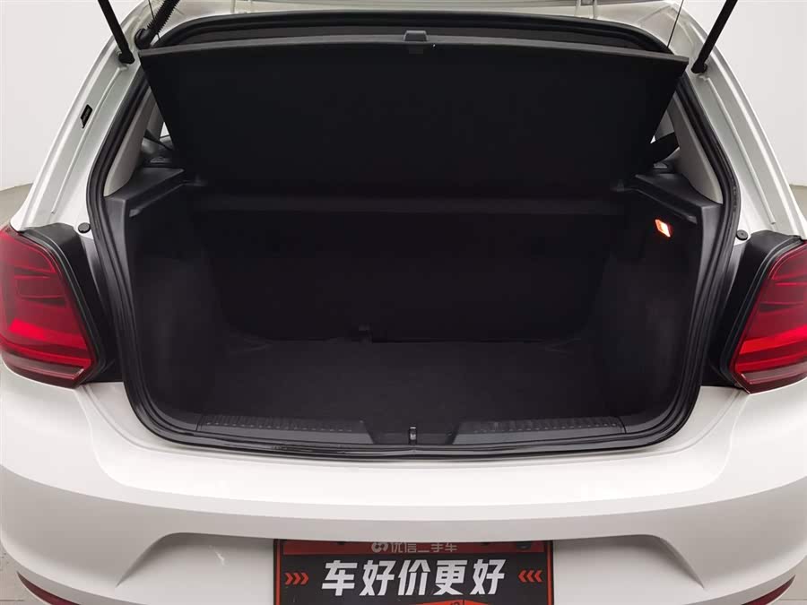 Volkswagen Polo 2018 car image #17
