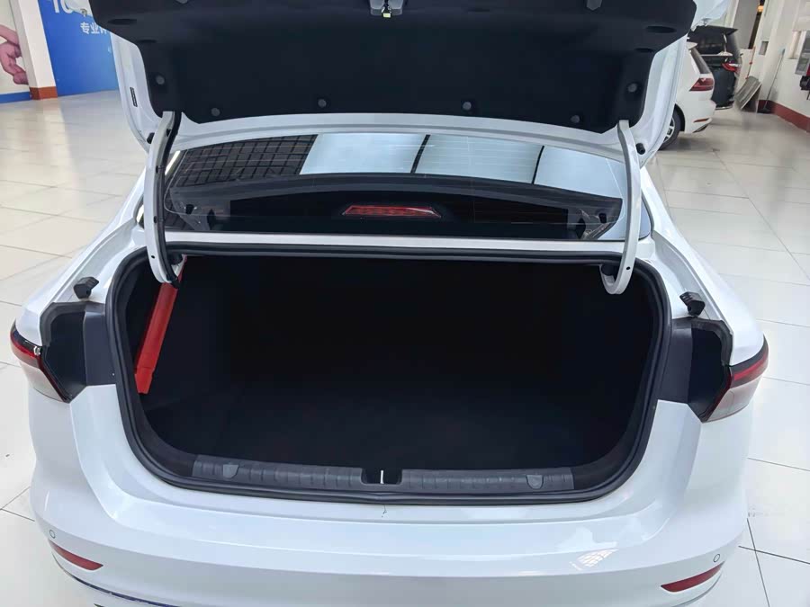 GEELY Emgrand 2022 car image #17