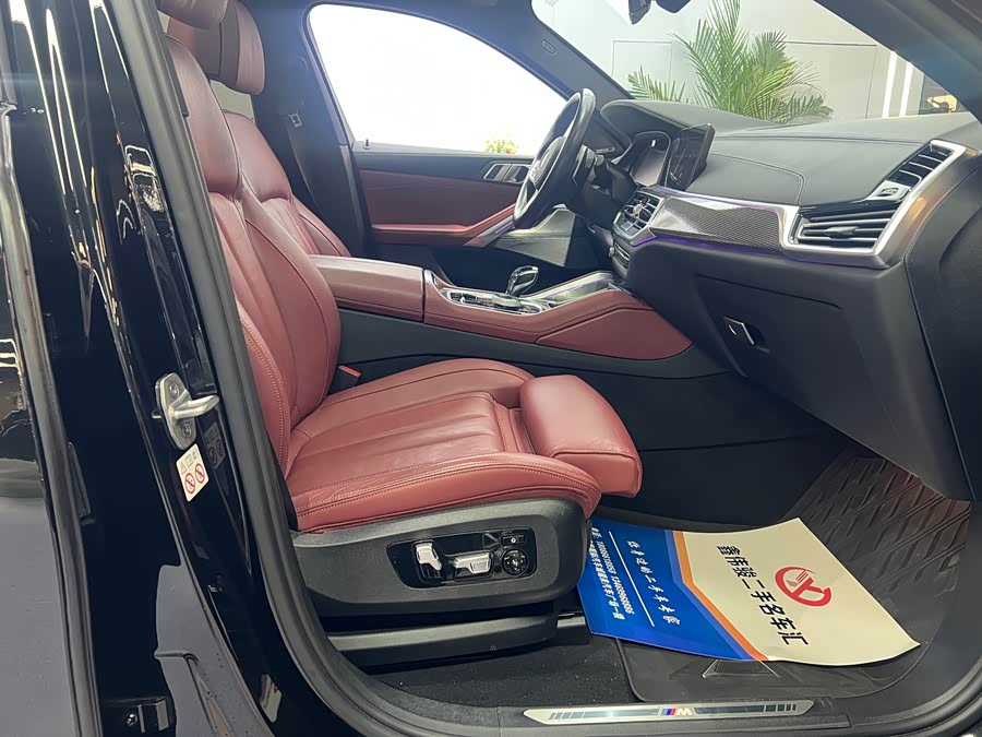 BMW X6 2021 car image #17