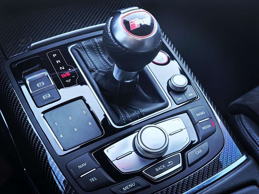 Audi RS 6 2016 صورة سيارة #17