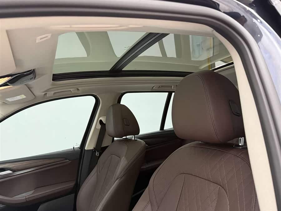 BMW X3 2023 immagine di auto #17