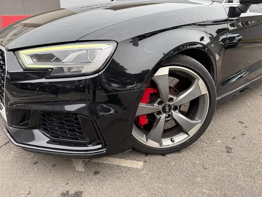 Audi RS 3 2018 immagine di auto #17