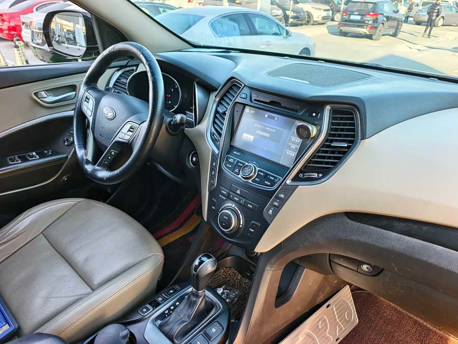 Hyundai Grand Santa Fe 2015 #17 Hyundai Grand Santa Fe 2015 car image #17