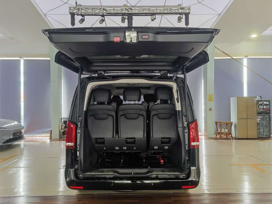 Mercedes-Benz V Class 2024 car image #17