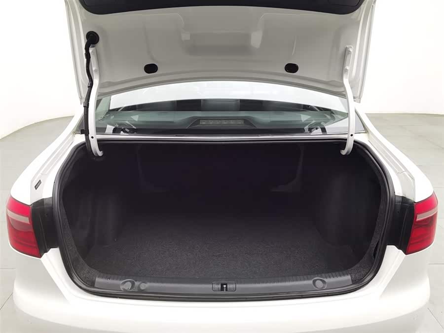 Volkswagen Lavida 2014 car image #17