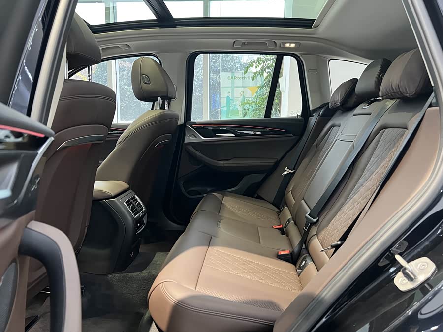 BMW X3 2024 immagine di auto #17