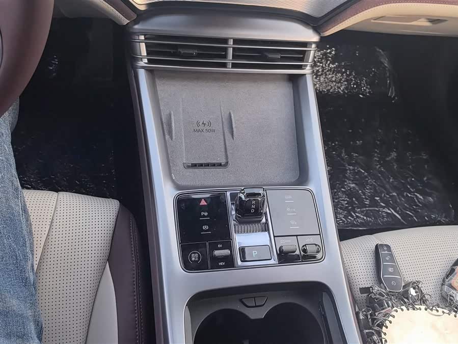 BYD Seal 07 DM-i 2025 car image #17