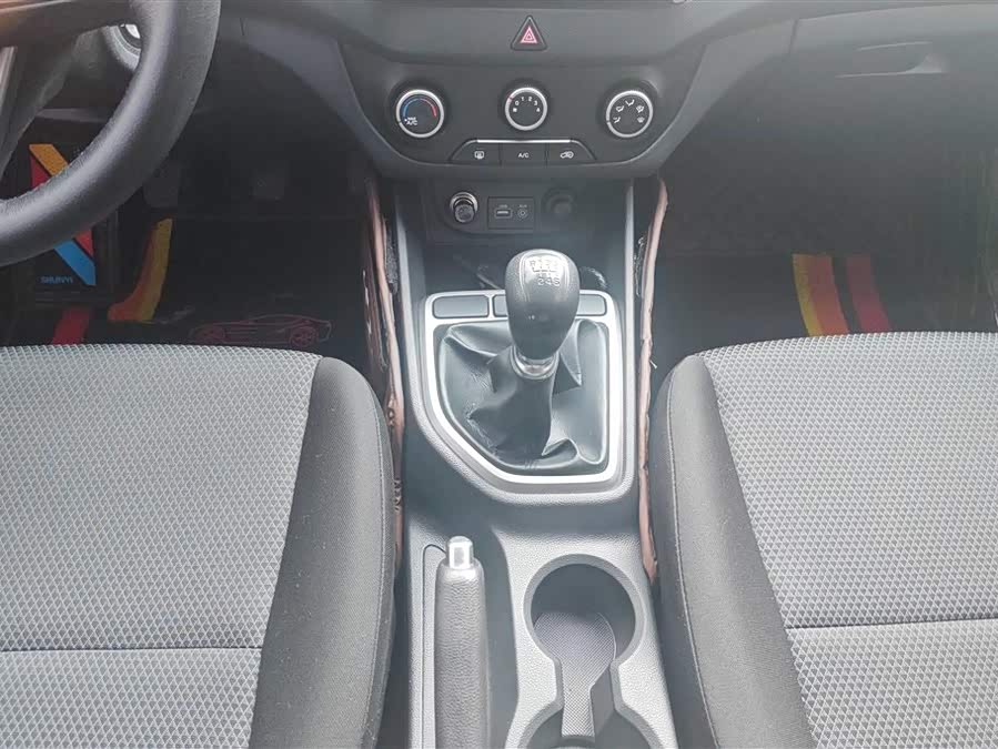 Hyundai ix25 2016 car image #17