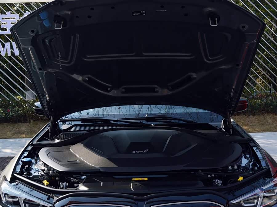 BMW i3 2026 #17 BMW i3 2026 car image #17