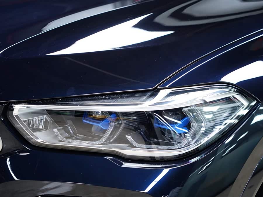 BMW X6 2021 car image #17