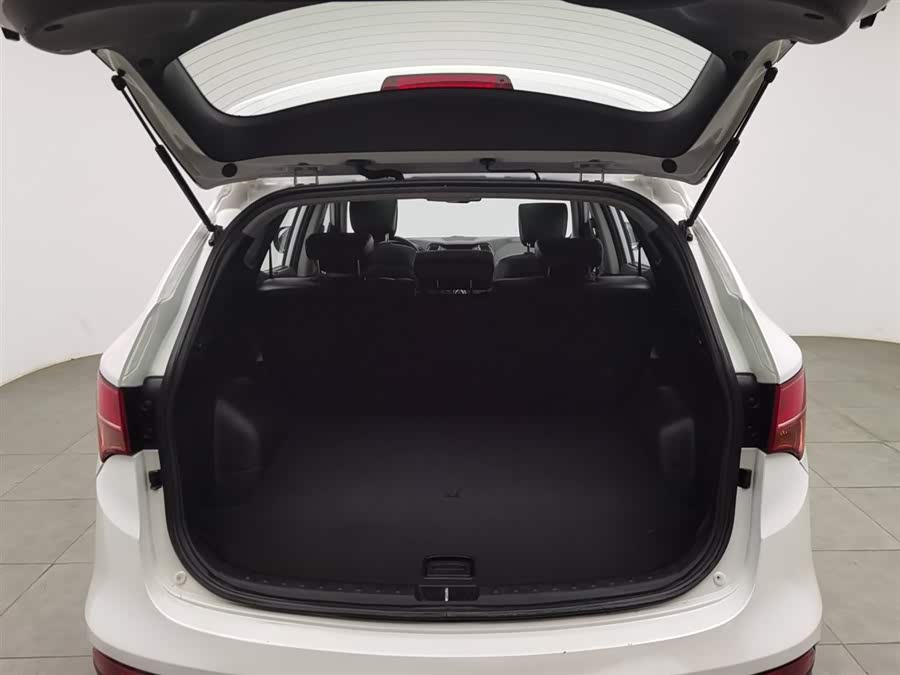 Hyundai Santa Fe 2016 car image #17
