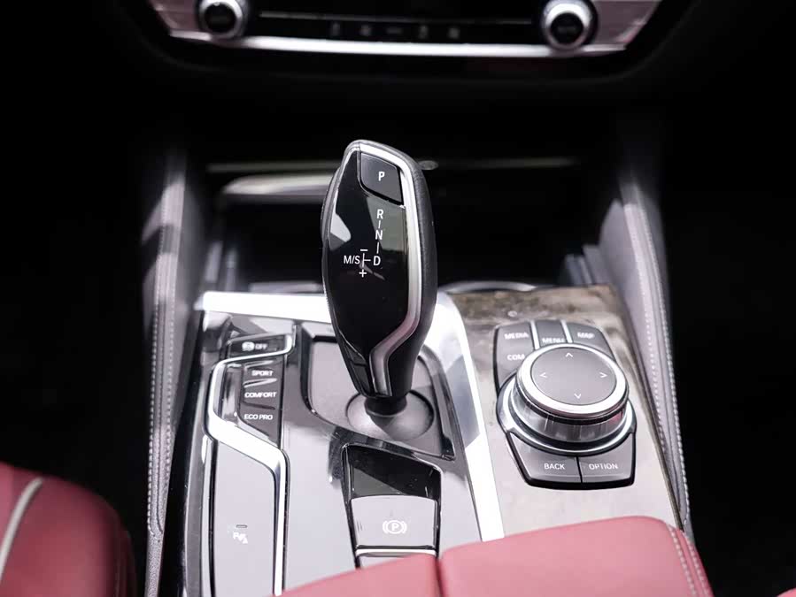 BMW 5 Series 2022 car image #17