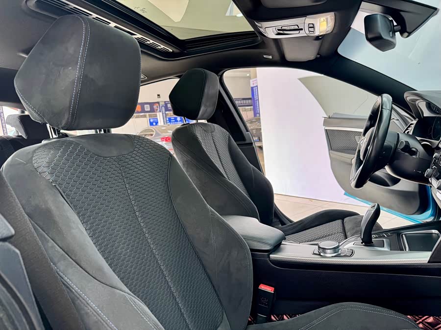 BMW 4 Series 2019 car image #17