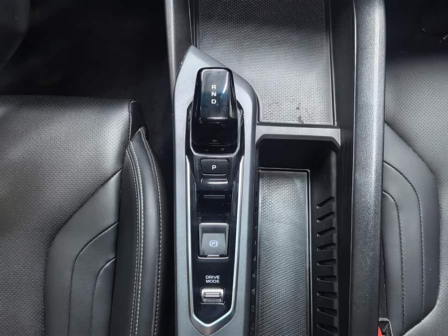 GEELY Binray 2024 car image #17