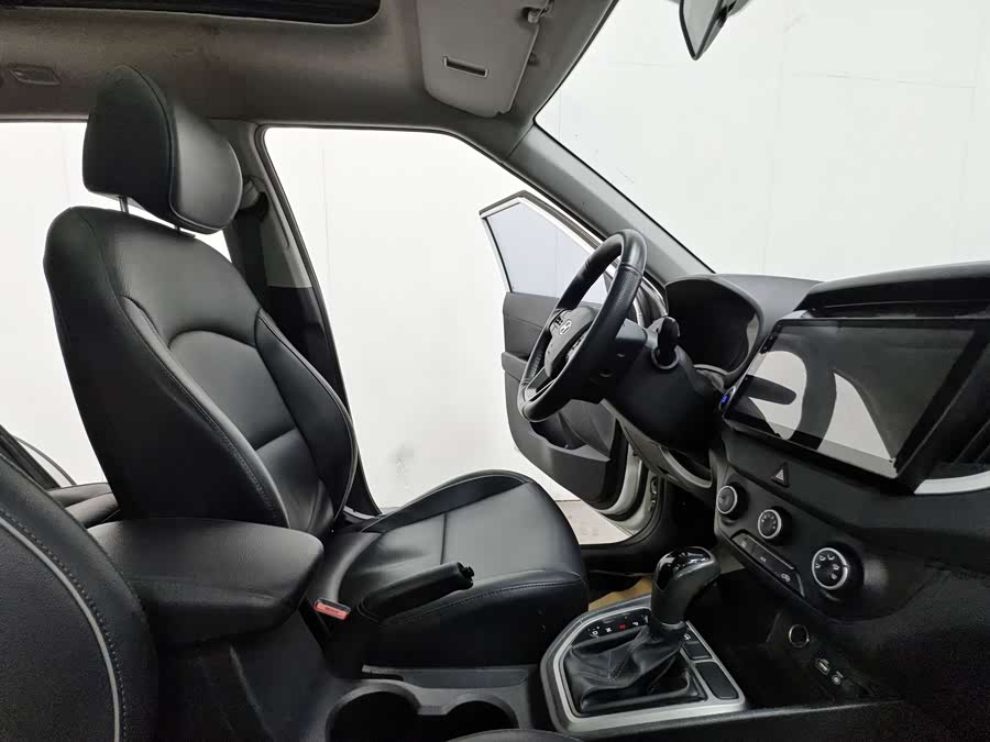 Hyundai ix25 2015 #17 Hyundai ix25 2015 car image #17