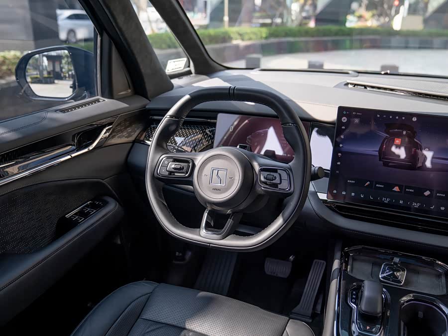 Zeekr 009 2024 car image #17