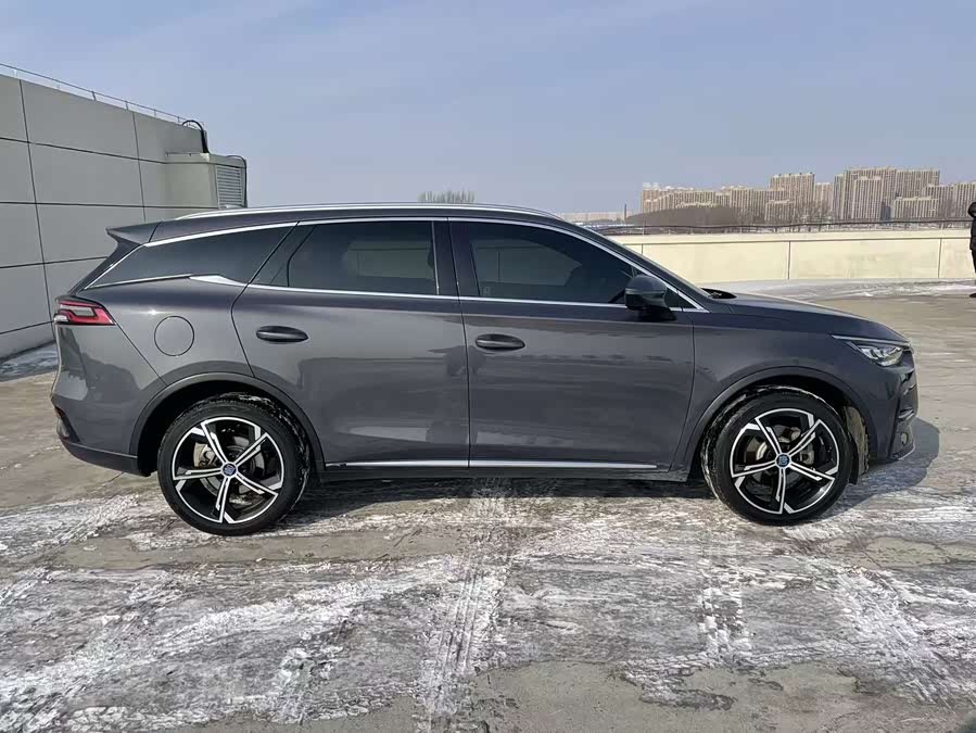 BYD Tang 2022 car image #17